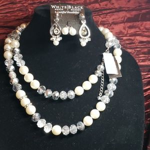 Necklace and earrings set (PRICE IS FIRM)